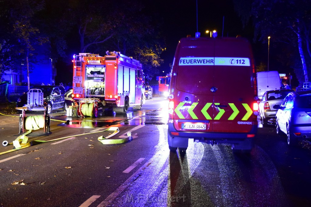 Feuer 2 Koeln Porz Finkenberg Steinstr Konrad Adenauerstr P14.JPG - Miklos Laubert